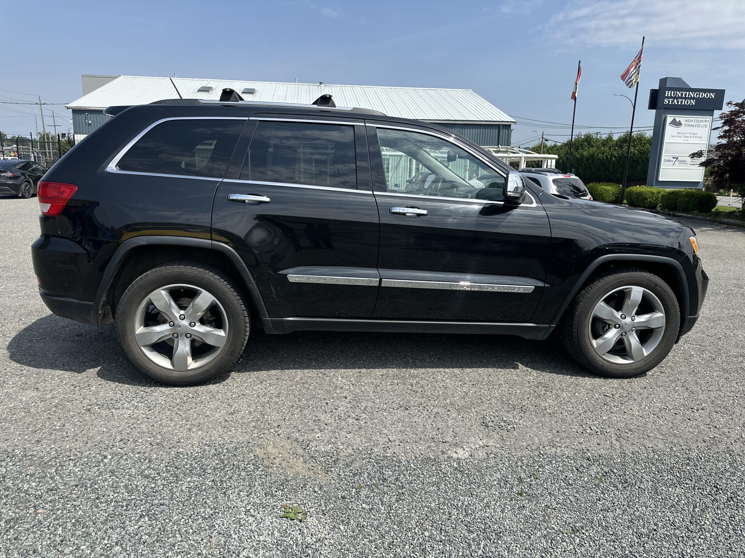2011 JEEP Grand Cherokee Limited Sport Utility Vehicle (SUV)