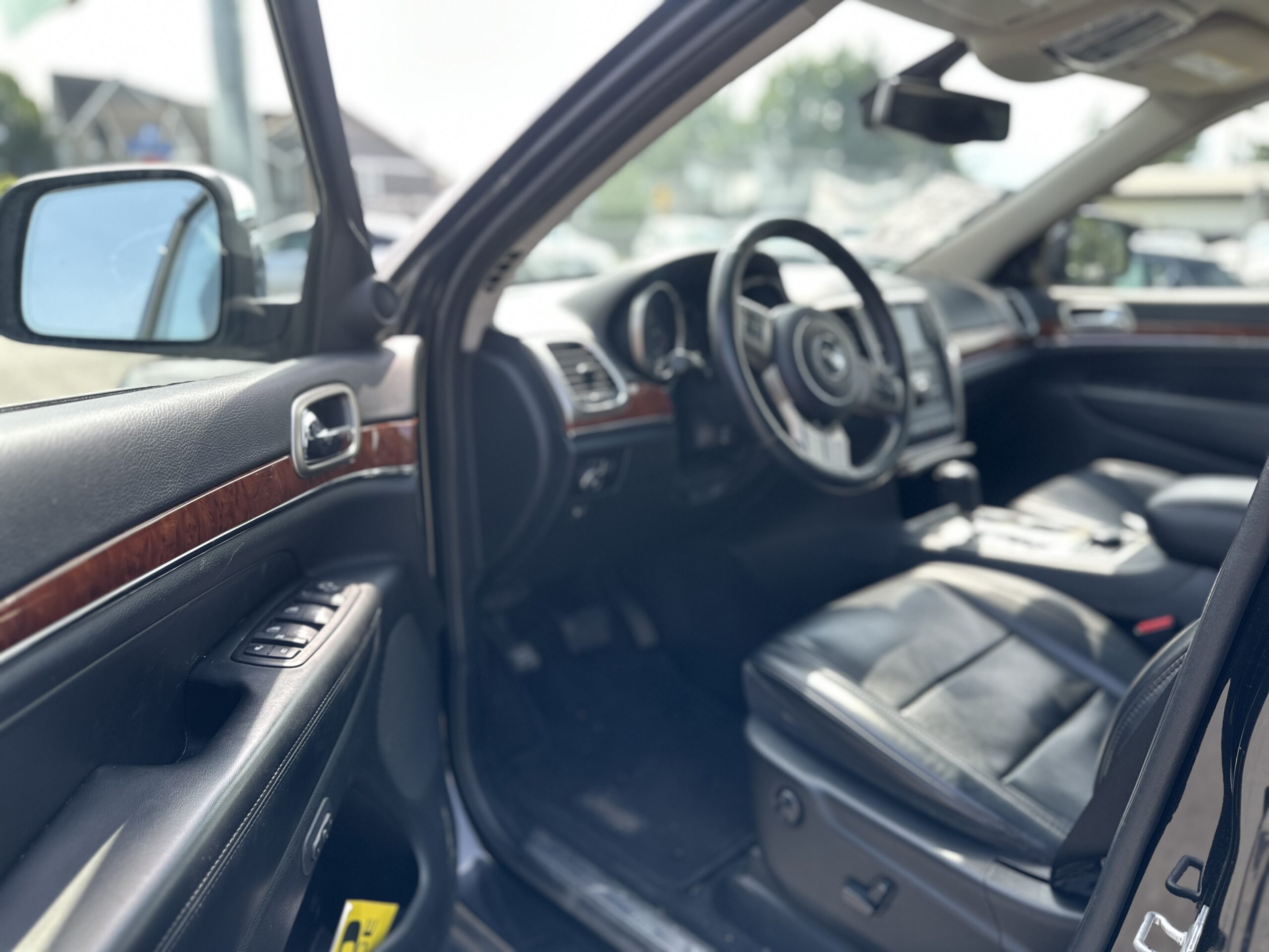 2011 JEEP Grand Cherokee Limited Sport Utility Vehicle (SUV)