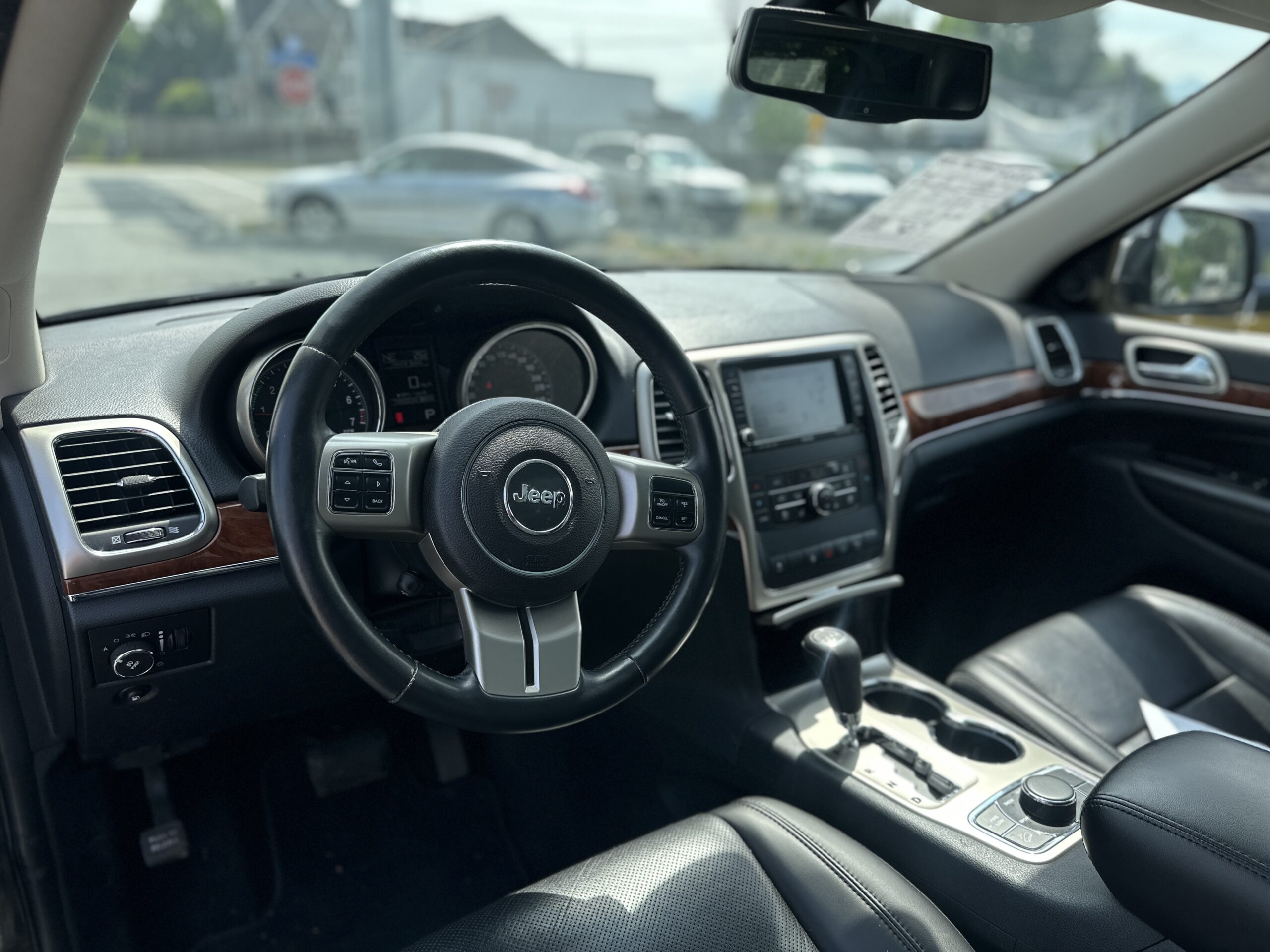 2011 JEEP Grand Cherokee Limited Sport Utility Vehicle (SUV)