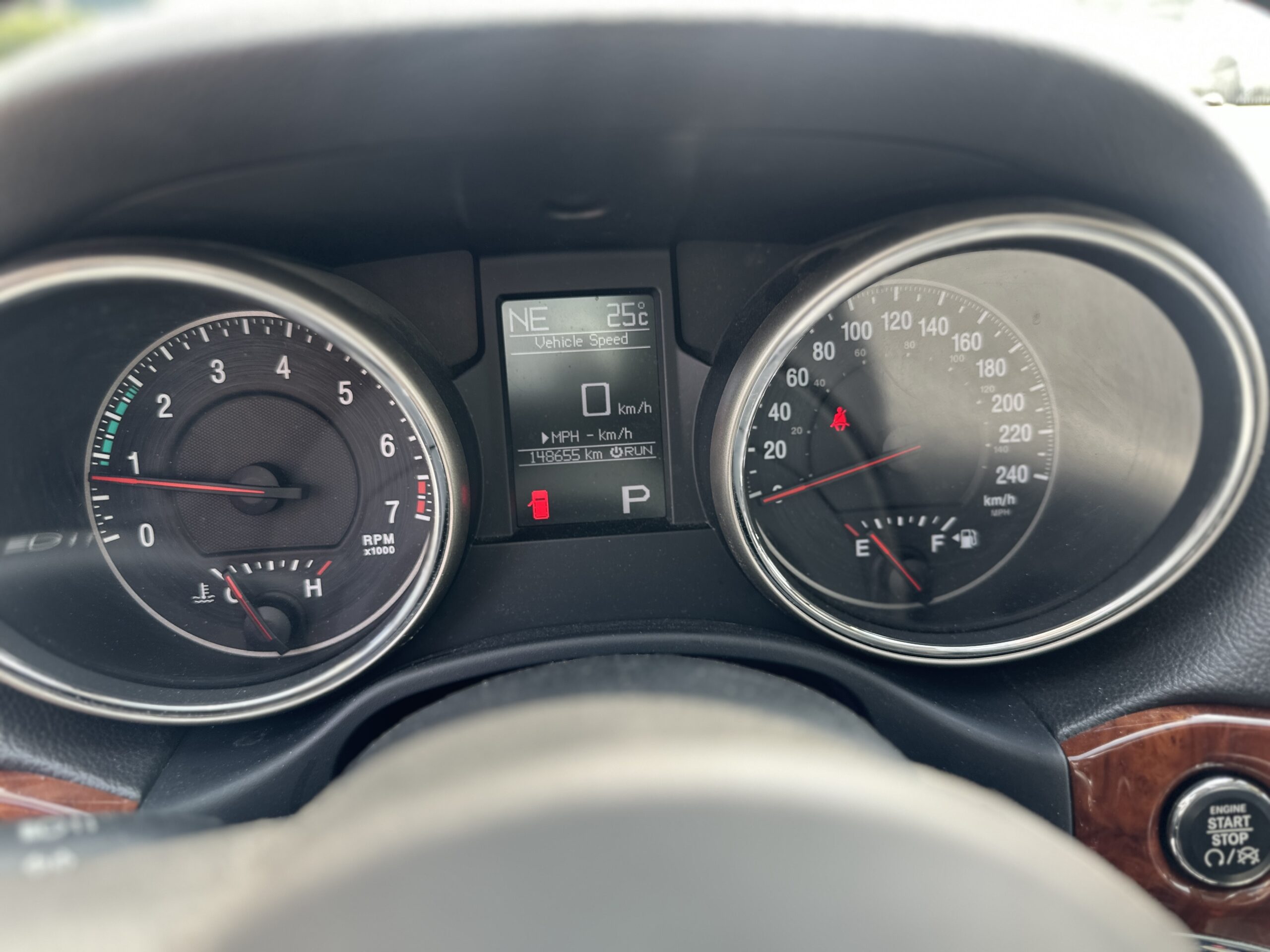 2011 JEEP Grand Cherokee Limited Sport Utility Vehicle (SUV)