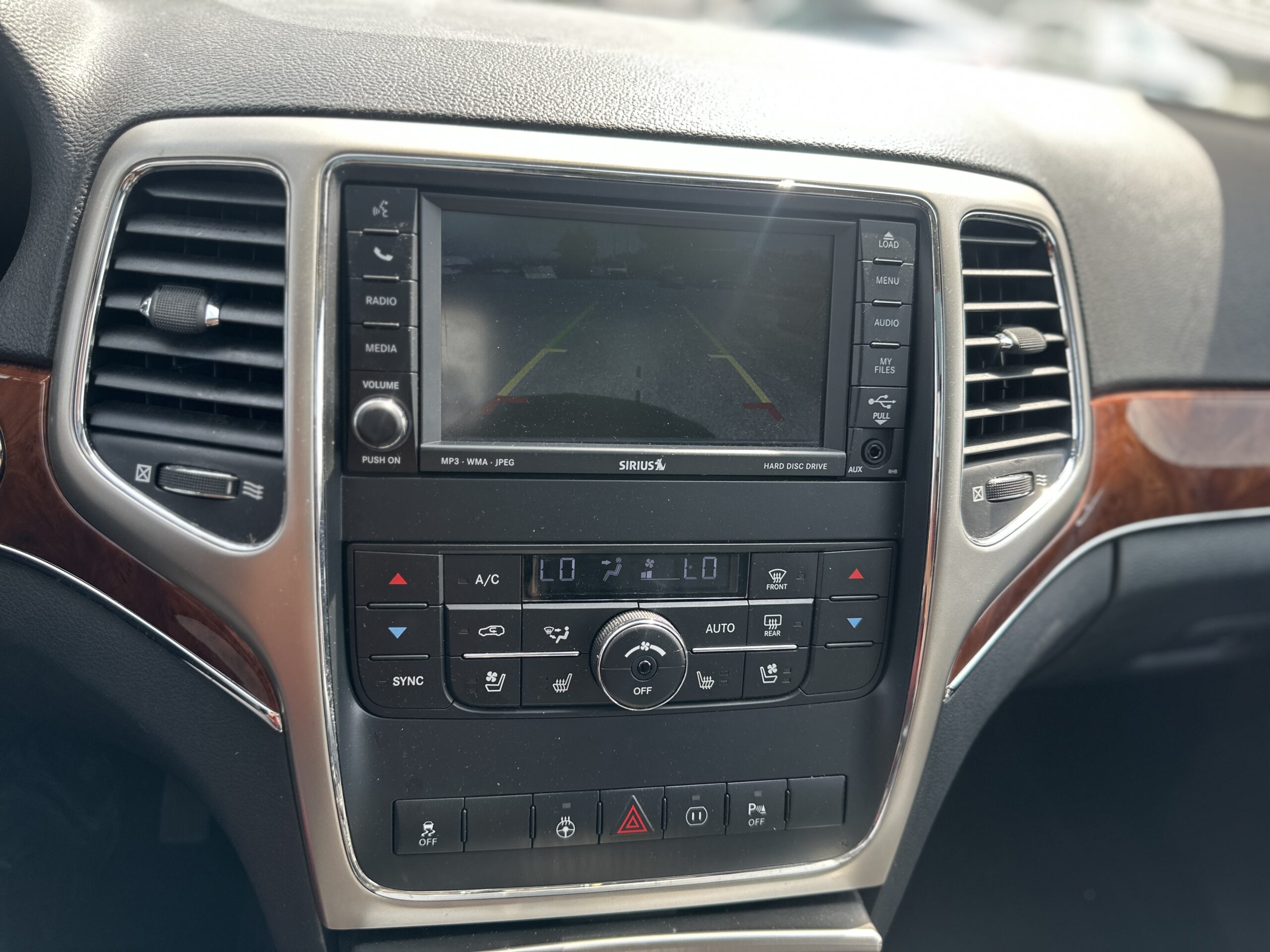 2011 JEEP Grand Cherokee Limited Sport Utility Vehicle (SUV)