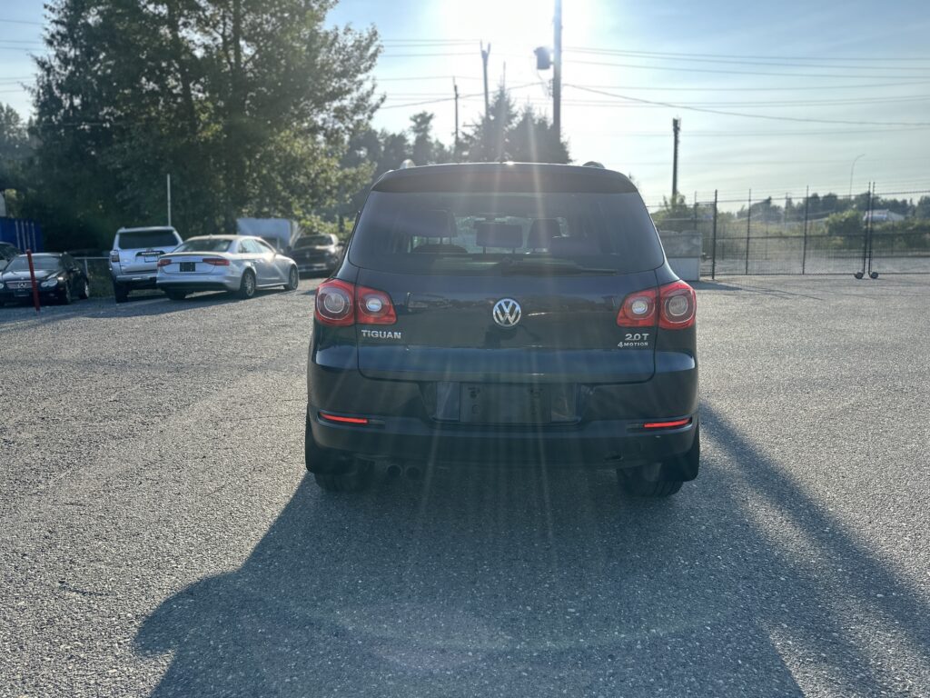 2011 VOLKSWAGEN Tiguan 4-Motion Highline