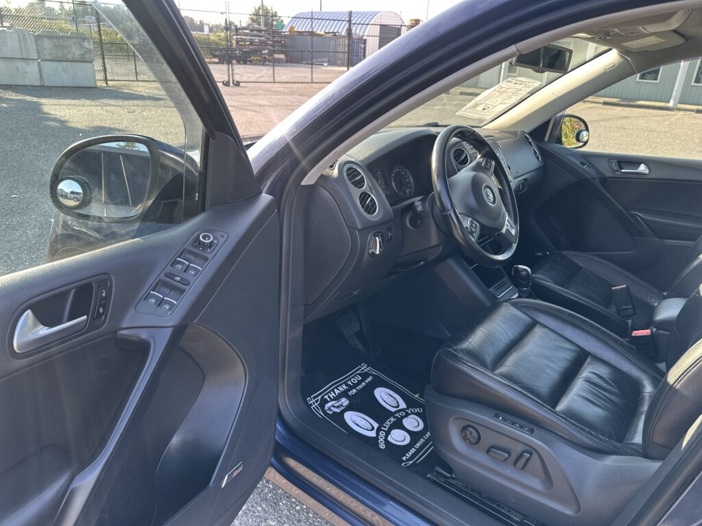 2011 VOLKSWAGEN Tiguan 4-Motion Highline