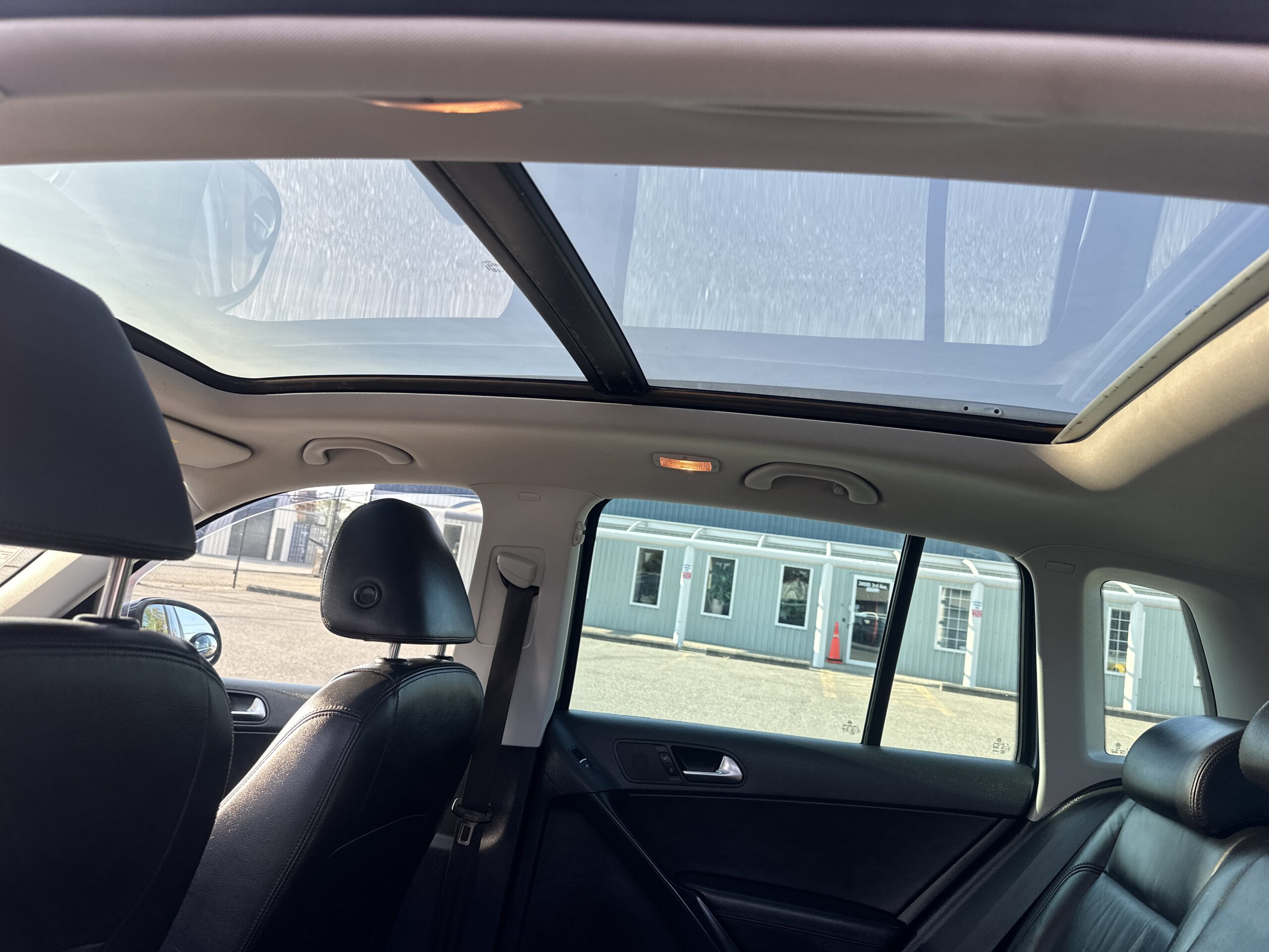 2011 VOLKSWAGEN Tiguan 4-Motion Highline