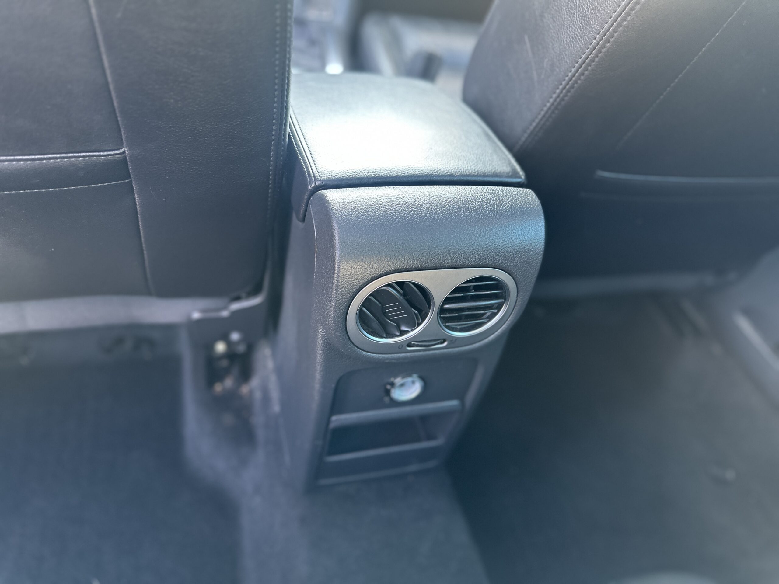 2011 VOLKSWAGEN Tiguan 4-Motion Highline