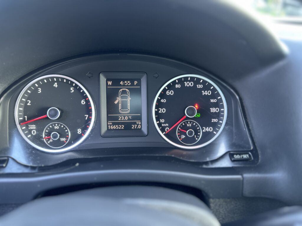 2011 VOLKSWAGEN Tiguan 4-Motion Highline