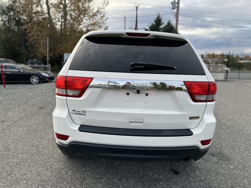 2012 JEEP Grand Cherokee Laredo Sport Utility Vehicle (SUV)
