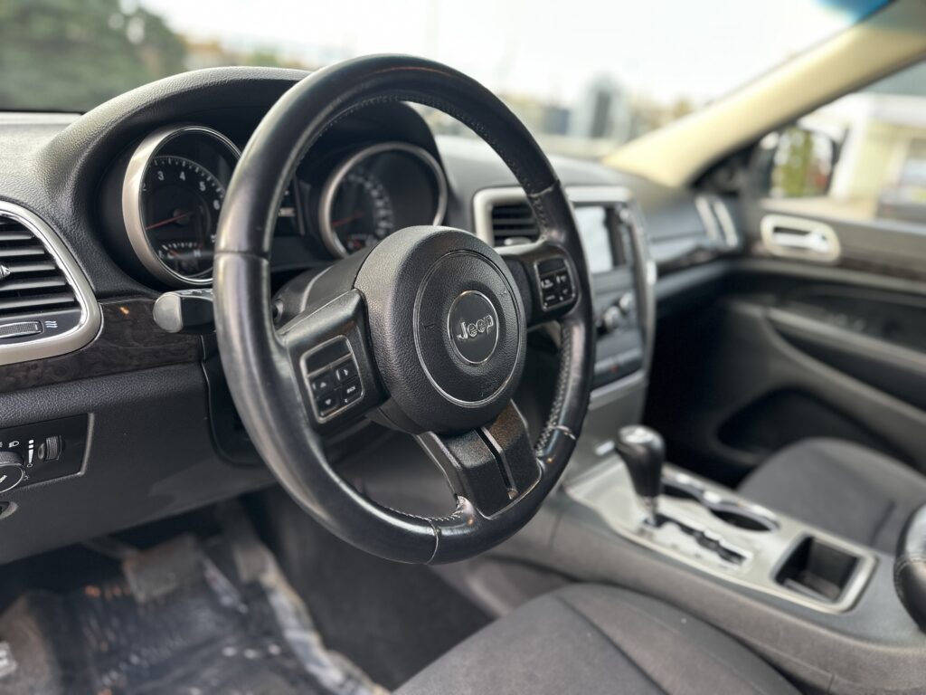 2012 JEEP Grand Cherokee Laredo Sport Utility Vehicle (SUV)