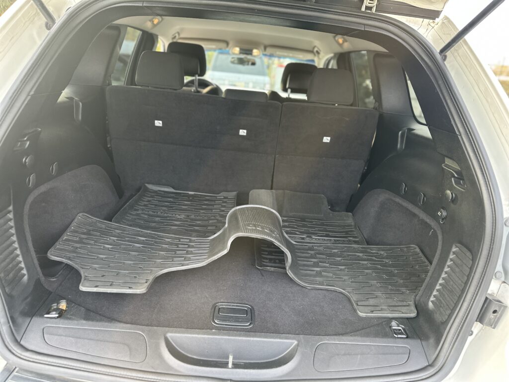 2012 JEEP Grand Cherokee Laredo Sport Utility Vehicle (SUV)