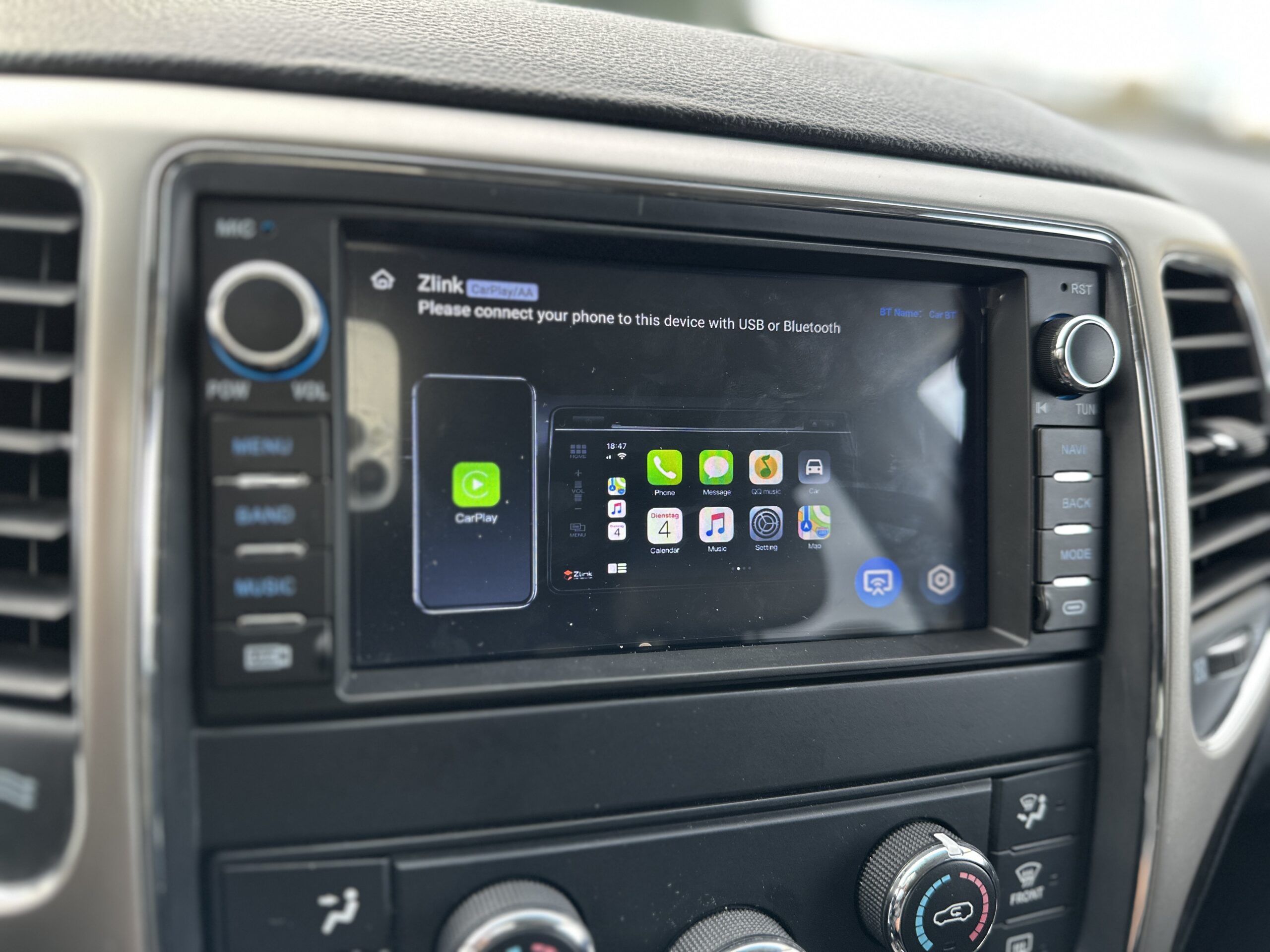 2012 JEEP Grand Cherokee Laredo Sport Utility Vehicle (SUV)