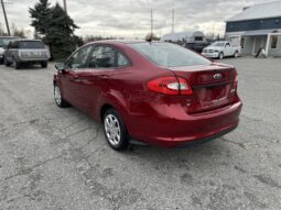 2013 FORD Fiesta SE
